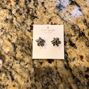 Bow earrings